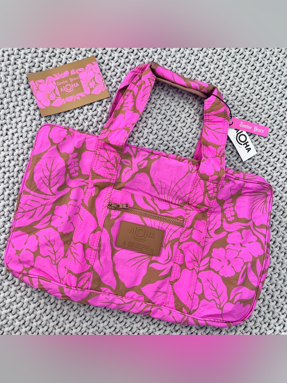 Aloha Collection• 12 year Collection KEEP IT LIGHT WEEKENDER HEIPUA Neon Pink